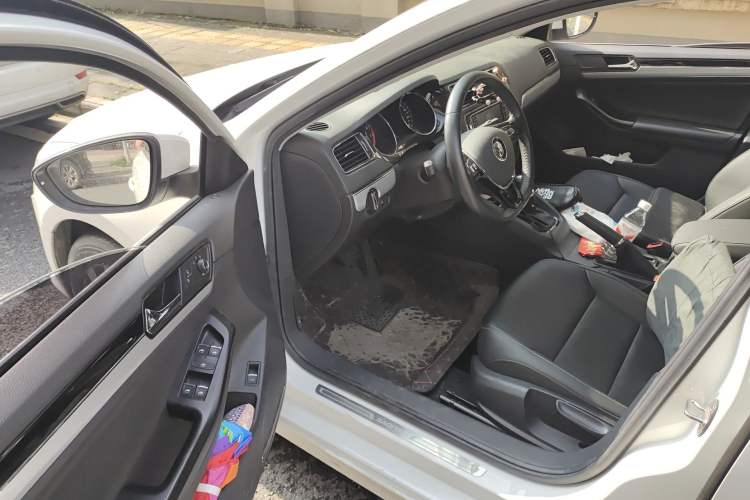 Used Volkswagen Sagitar 2018 1.6L Automatic Comfort Model Driver Seat