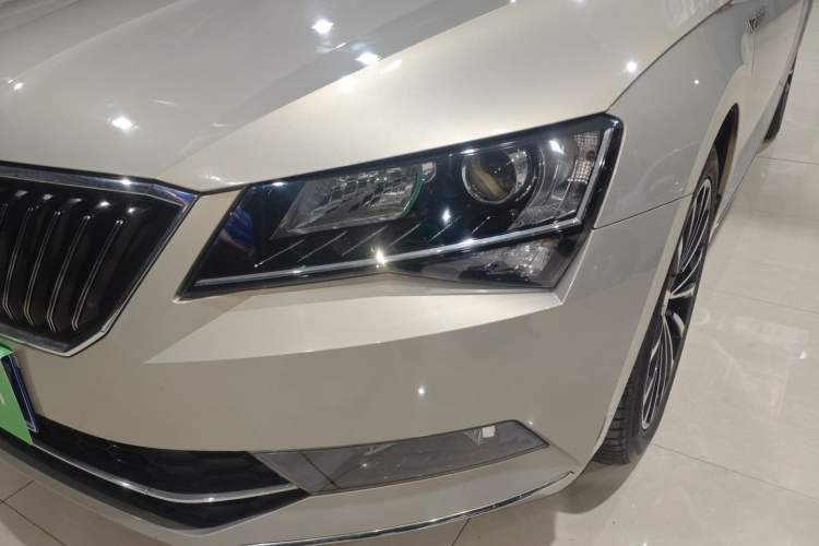 Used Skoda Superb 2018 TSI280 DSG Comfort Edition China V Standard Left Front Headlight