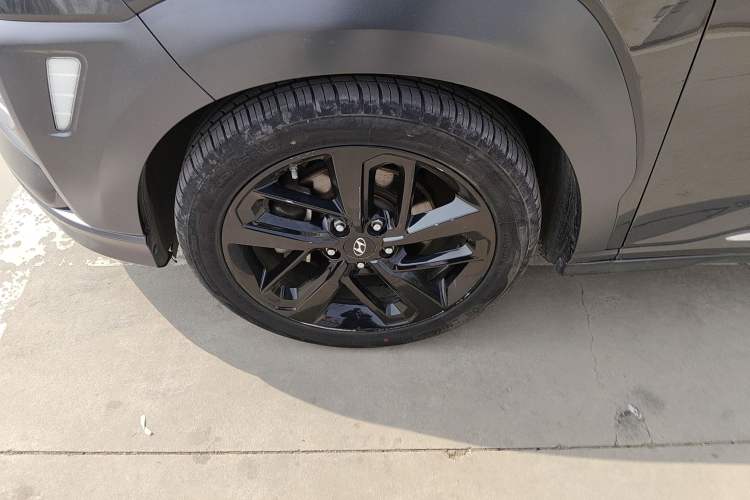 Used Hyundai ENCINO 2018 1.6T Dual-Clutch ZhiPao Edition China V Standard Left Front Wheel Hub