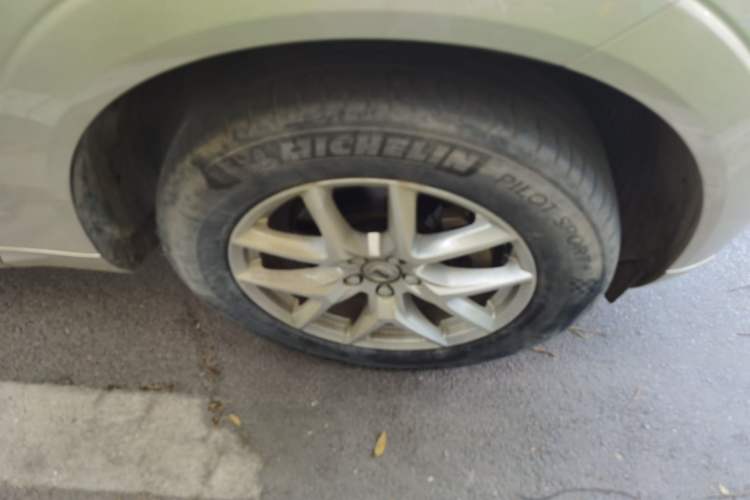 Used Volvo XC60 2021 T5 4x4 Smart Luxury Edition Right Front Wheel Hub