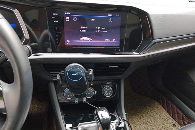 Used Volkswagen Sagitar 2021 280TSI DSG Comfort Connect Edition Audio And AC Panel