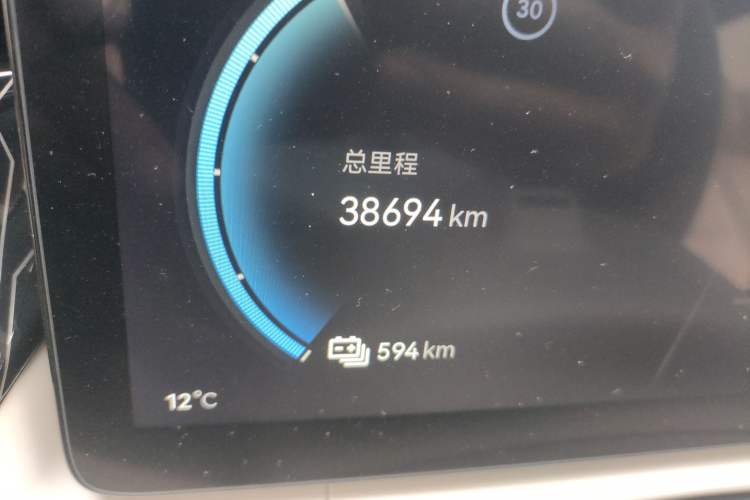 Used Zeekr 009 2022 ME Edition Odometer Close Up