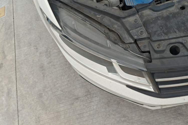 Used Volkswagen Santana 2018 1.5L Automatic Fashion Edition Right Front Headlight