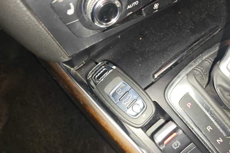 Used Audi Q5 2013 40 TFSI Comfort Edition Vehicle Key