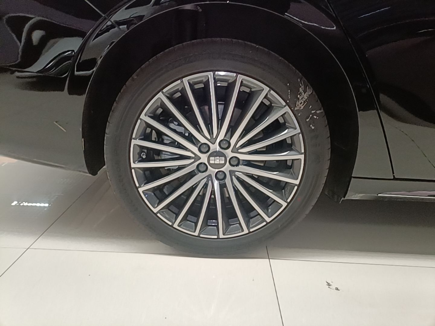 Geely Galaxy Starlight 7 2026 220km Four-Wheel-Drive Exploration+ Edition — снимка 11