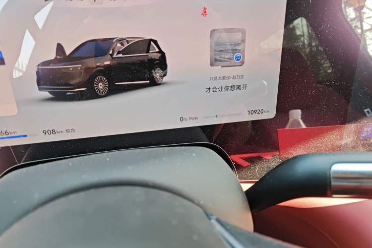 Used Hima AITO M8 2025 Extended-Range Max+ Version 53.4 kWh 5-Seater Edition Odometer Close Up