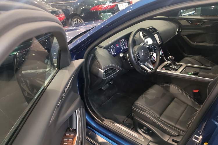 Used Jaguar XEL 2021 2.0T 250 PS R-DYNAMIC SE Tech Sport Edition
