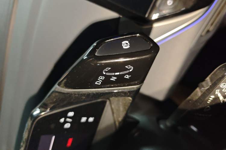 Used Volkswagen ID.4 CROZZ 2021 Long-Range Lite PRO Two-Wheel Drive Version Gear Lever