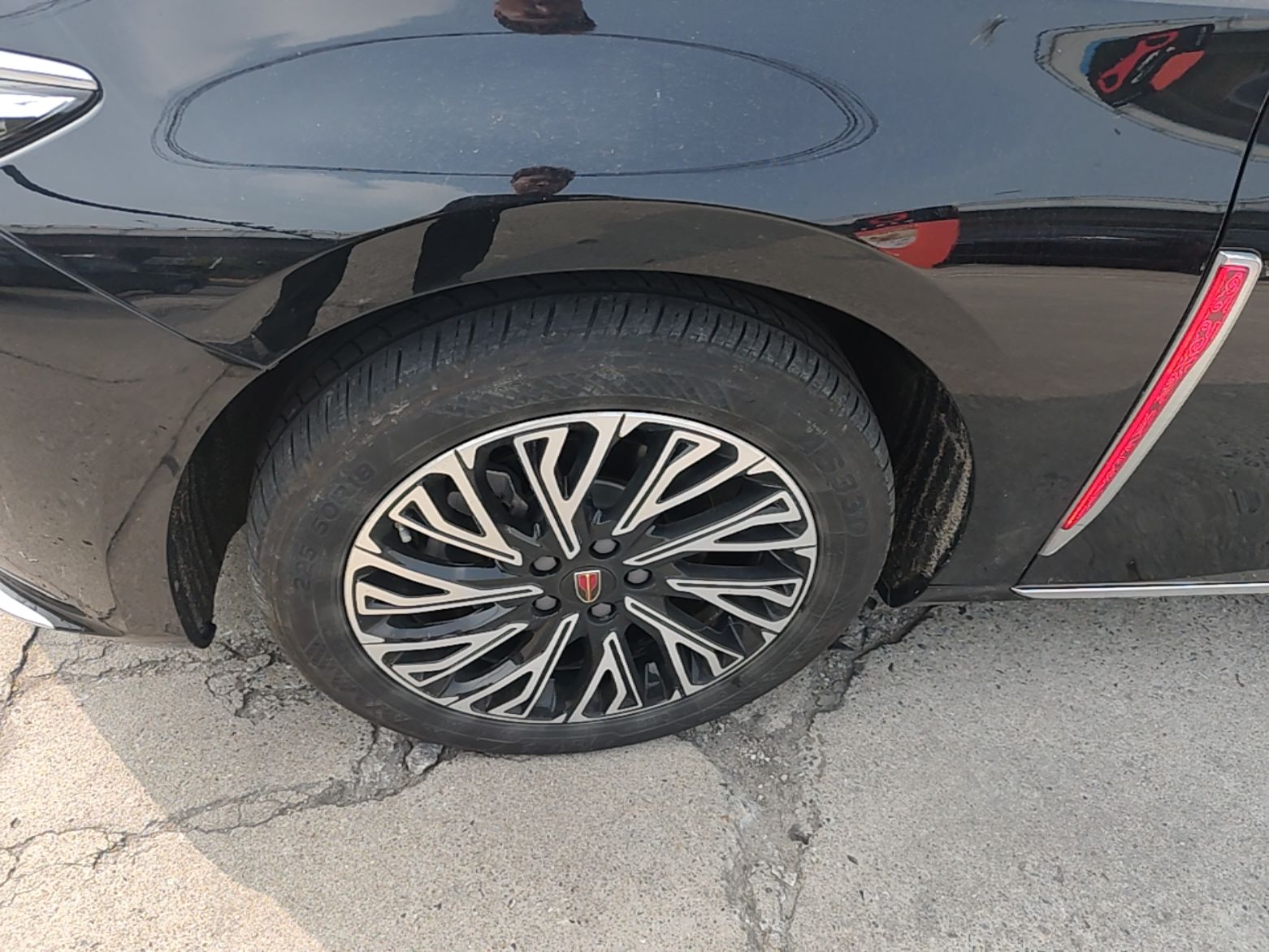 Hongqi H5 2024 2.0T Automatic Smart Connect Flagship Edition - Chinese Trim Chang — снимка 10