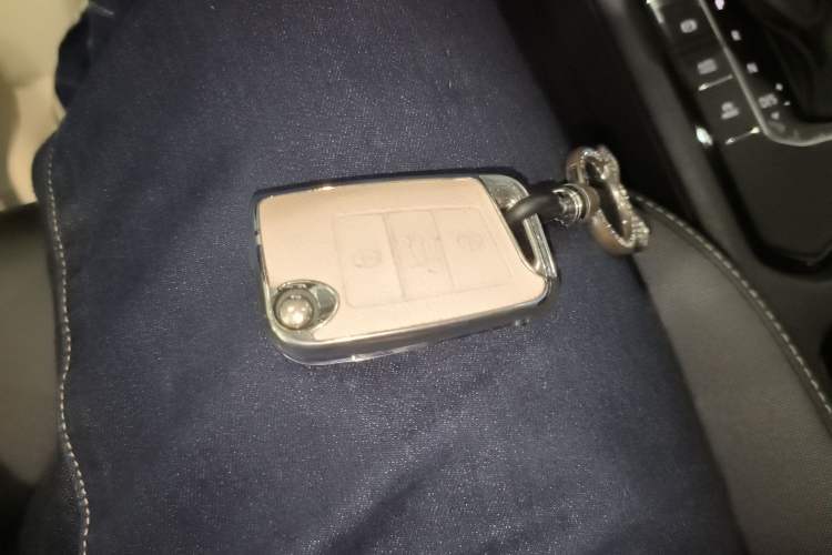 Used Volkswagen Tharu 2024 300TSI Two-Wheel-Drive Full Moon Edition Interior 1