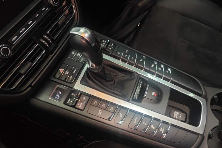 Used Porsche Macan 2018 Macan 2.0T
