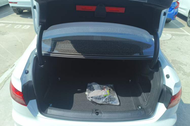 Used Audi A4L 2022 40 TFSI Luxury Dynamic Model