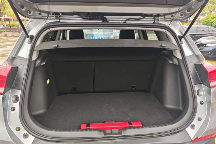 Used Chevrolet Trax 2022 Encore RS 1.5T CVT CoolPro Trunk