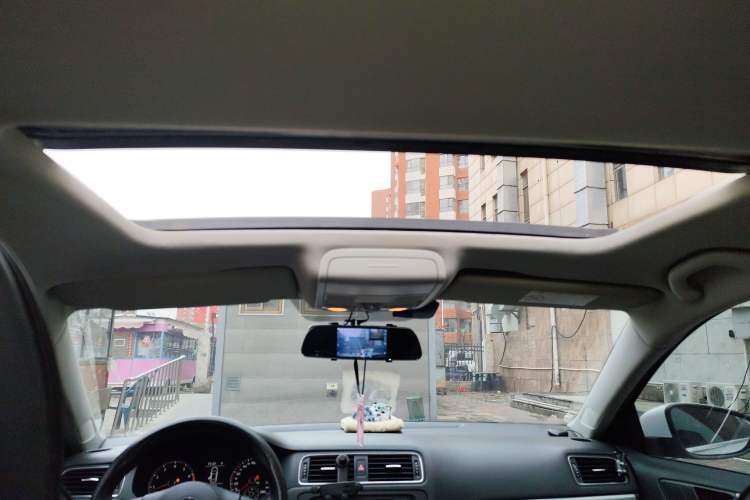 Used Volkswagen Sagitar 2014 Revised Version 1.4TSI Automatic Luxury Edition
