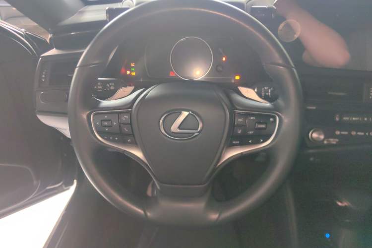 Used Lexus ES 2022 200 Excellence Edition Steering Wheel