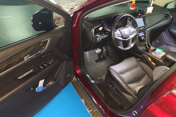 Used Cadillac XT5 2018 25T Luxury Model
