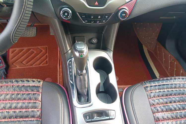 Used Chevrolet Cruze 2018 Revised Version 320 Automatic Pioneer Edition Gear Lever