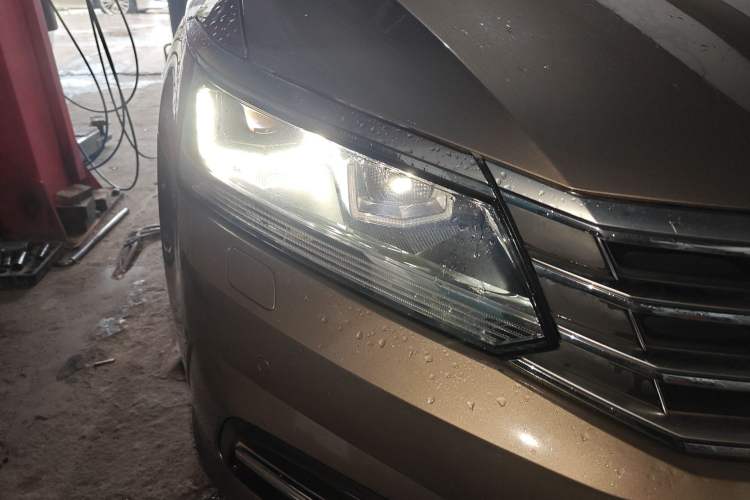 Used Volkswagen Passat 2016 330TSI DSG Prestige Edition Right Front Headlight