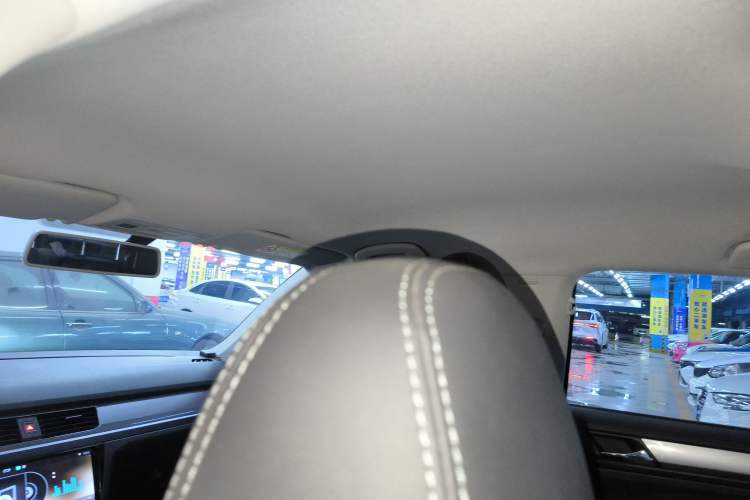 Used Volkswagen Bora 2018 1.5L Automatic Fashion Model Headliner