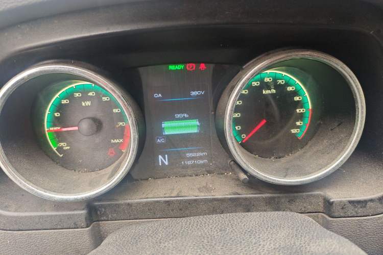 Used Dongfeng Yufeng EM26 2023 Standard Edition 41.472 kWh Henan Lithium Power Instrument Cluster