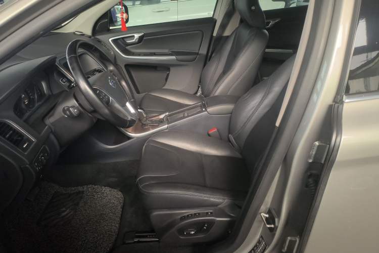 Used Volvo XC60 2015 T5 Smart Upgrade Model