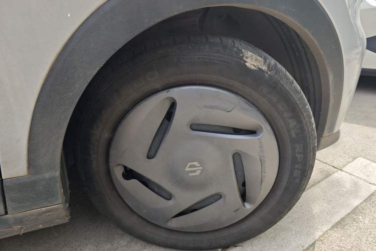 Used Leapmotor T03 2023 200 Lite Edition Right Front Wheel Hub