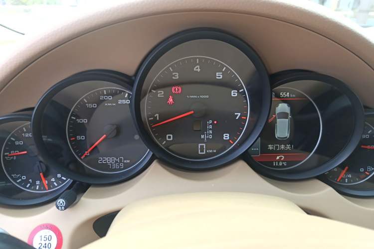 Used Porsche Cayenne 2011 Cayenne 3.0T Instrument Cluster