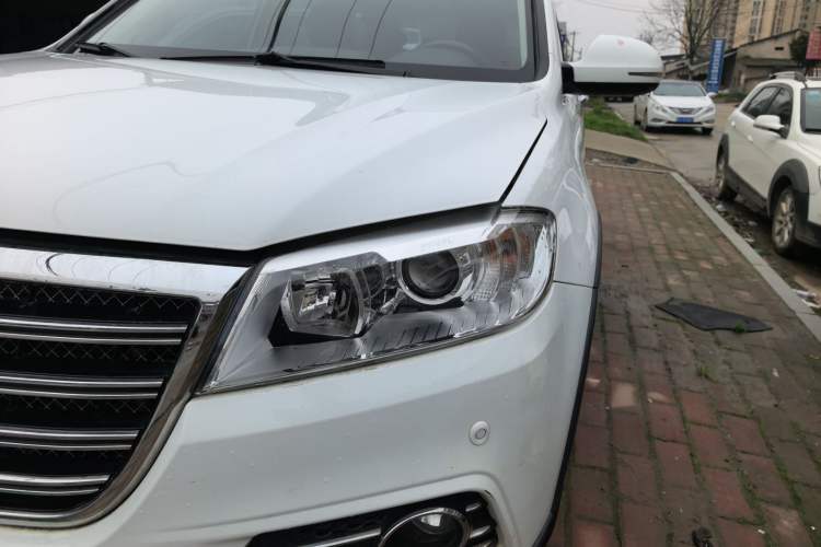 Used Haval H6 2015 Upgraded Model 1.5T Manual Two-Wheel Drive Prestige Version
