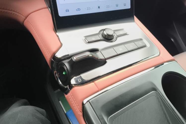 Used Nio EC6 2020 605 km Sport Edition Gear Lever