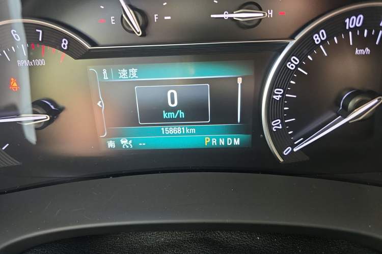 Used Buick GL8 2017 ES 28T Flagship Model China V Standard Odometer Close Up