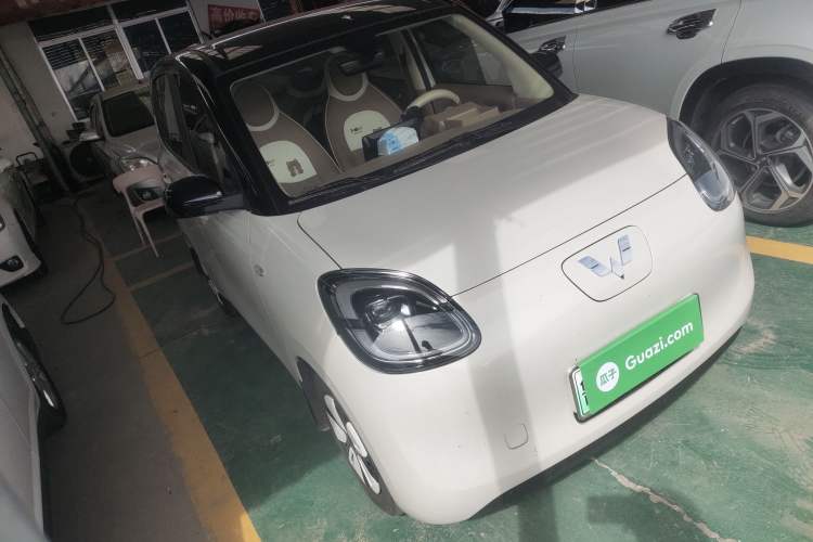 Used Wuling Hongguang MINIEV 2025 Four-Door Version Zhenxiang+ Edition Front Right 45 Deg