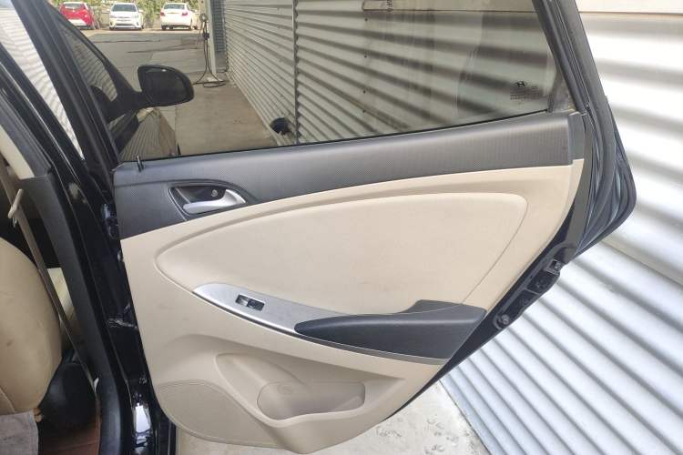 Used Hyundai Verna (older generation) 2014 1.4L Manual Smart GLS Trim
