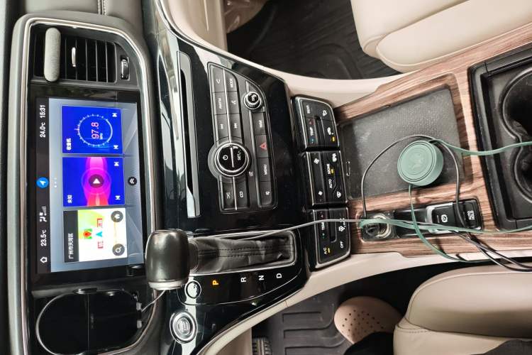 Used GAC Trumpchi M8 2018 320T Luxury Edition Audio And AC Panel