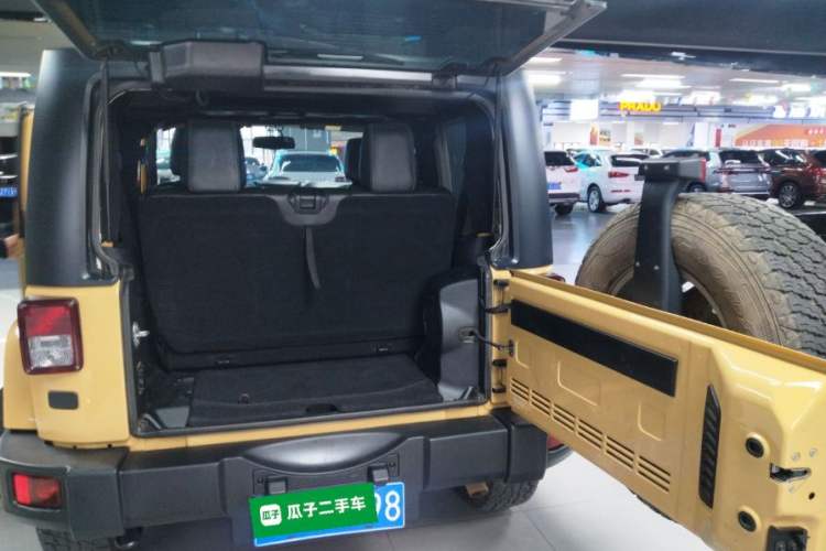 Used Jeep Wrangler 2013 3.6L Sahara two-door model