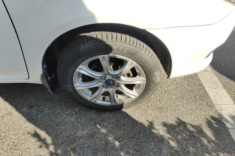 Used Geely Auto Diamond 2013 1.5L Manual Elite Model
