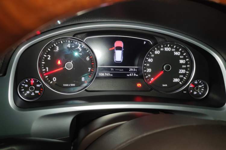 Used Volkswagen Touareg 2014 3.0 TSI New Edition Instrument Cluster