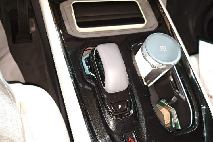 Used Zeekr 009 2024 Six-Seat Executive Version 4WD 108 kWh
