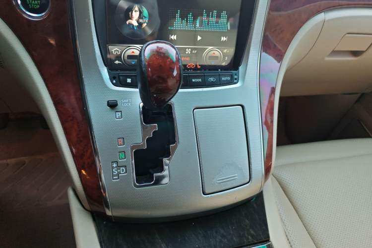 Used Toyota Alphard 2011 3.5L Luxury Edition