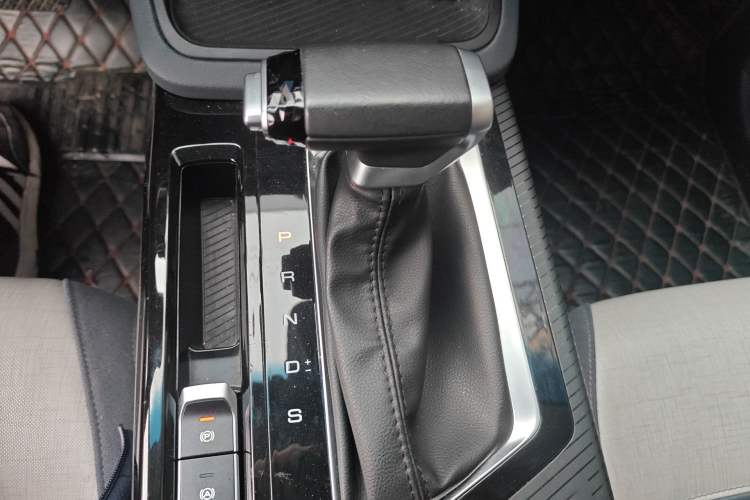 Used Baojun RM-5 2019 1.5T CVT 24-Hour Online Luxury Version 6 Seats
