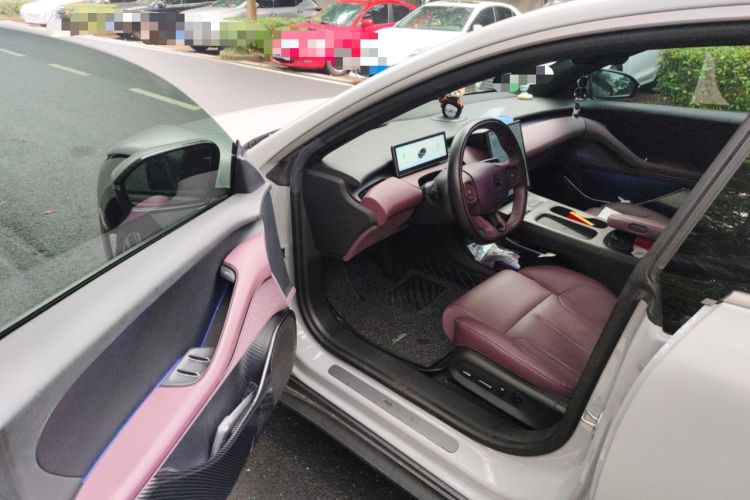 Used Nio ET5 2022 75 kWh Driver Seat