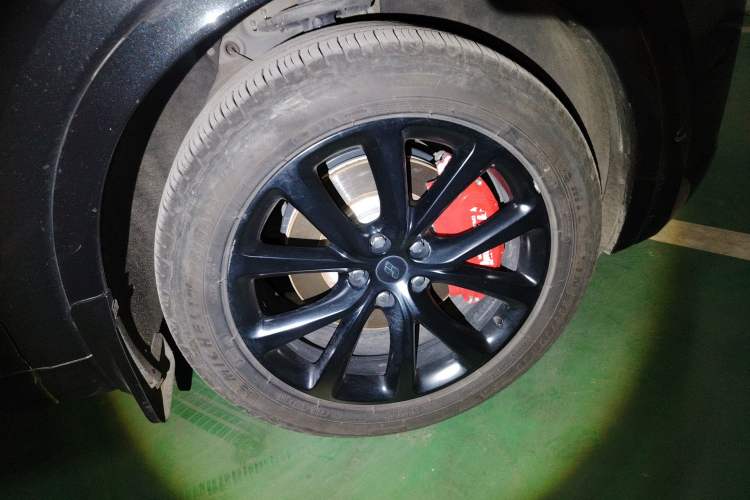Used Li Auto ONE 2021 Extended-Range 6-Seater Version Right Front Wheel Hub