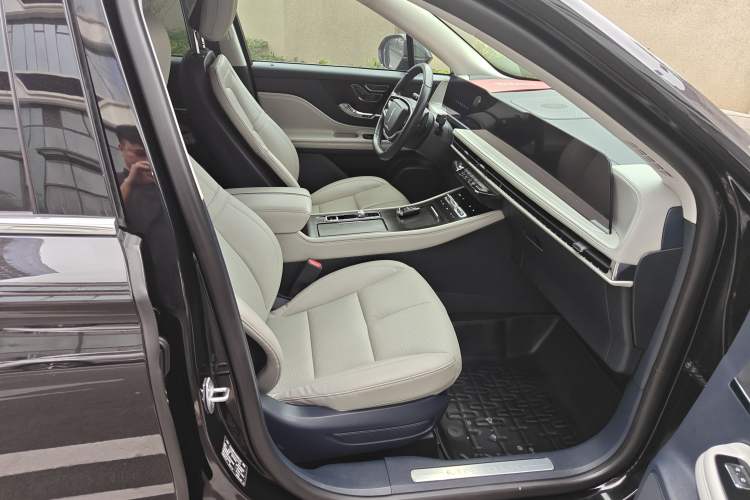 Used Lincoln Corsair 2023 2.0T Two-Wheel Drive Luxury Edition