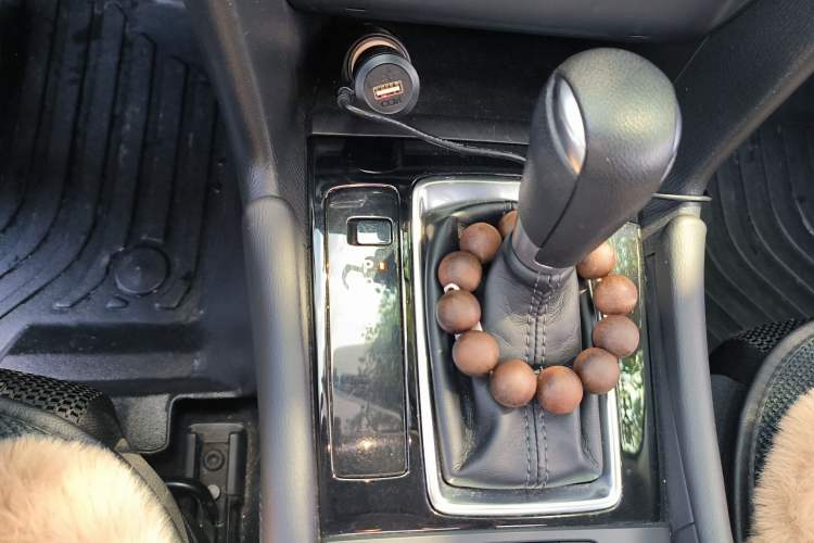 Used Mazda 3 Axela 2017 Sedan 1.5L Automatic Luxury Model Emission Standard China V Gear Lever