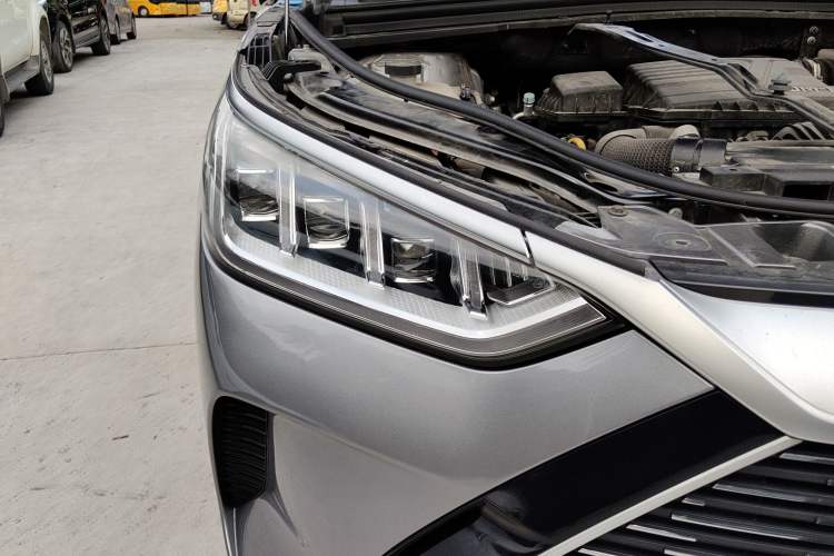 Used BYD Song PLUS New Energy 2021 DM-i 110KM Flagship Model Right Front Headlight