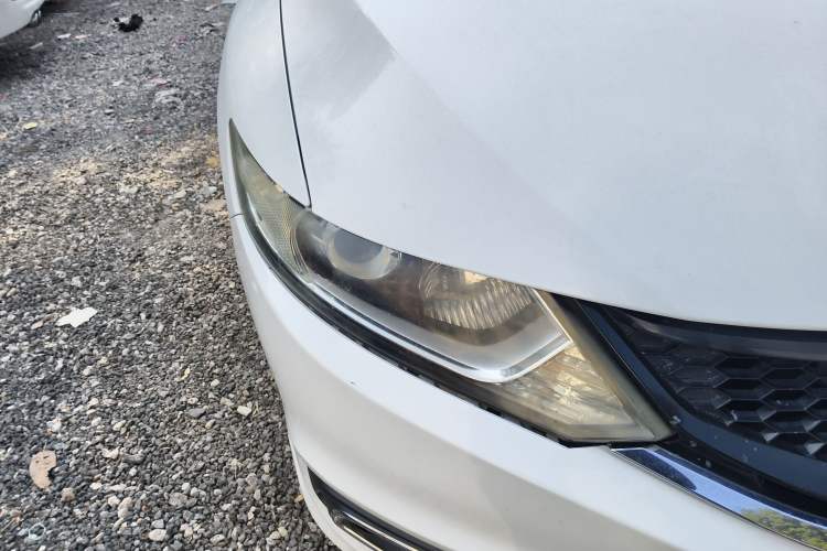 Used Honda Jade 2013 1.8L automatic Comfort version 5 seats Right Front Headlight