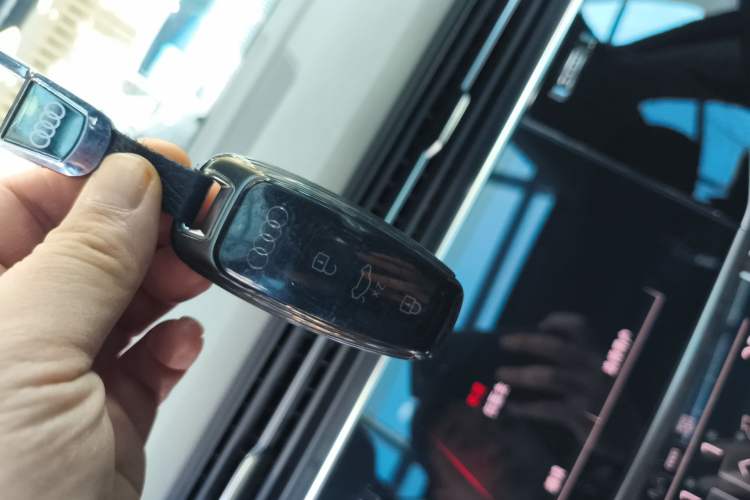 Used Audi Q7 2022 55 TFSI quattro S line Sport model