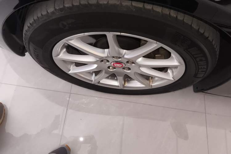 Used Jaguar XJ 2014 XJL 2.0T Two-Wheel-Drive Elegant Business Edition
