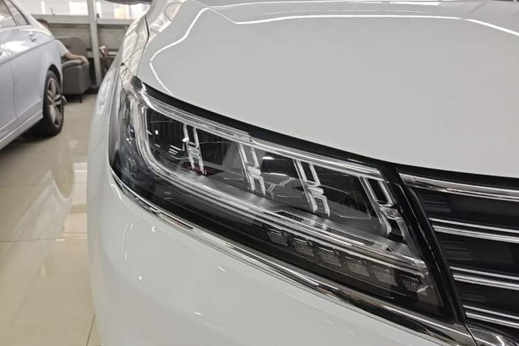 Used Roewe RX5 2019 20T Two-Wheel Drive Automatic 4G Connected Platinum Edition