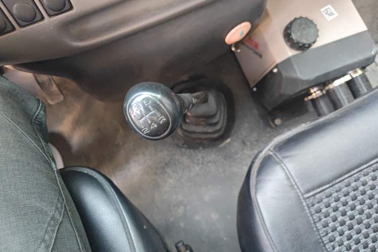 Used Ford Classic Transit 2013 2.8T Diesel Ice White Logistics Vehicle Long Wheelbase Mid-Roof Design – JX493ZLQ4
