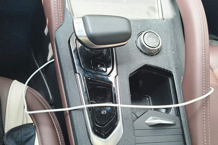 Used Geely Auto Monjaro L 2021 2.0TD DCT EVO Two-Wheel Drive Smart Luxury Version Gear Lever